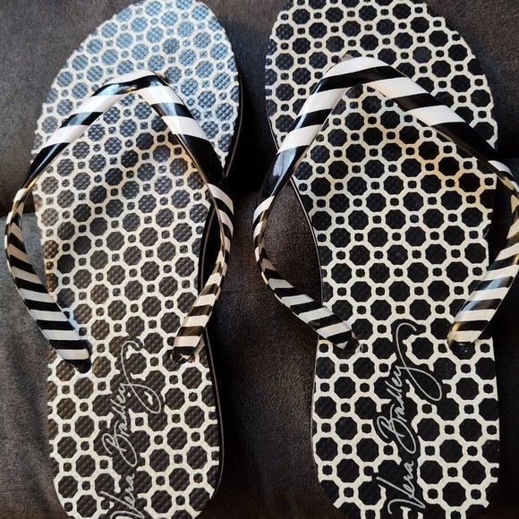 Vera Bradley Shoes - VERA BRADLEY FLIP FLOPS - SIZE 6.5 - BLACK & WHITE